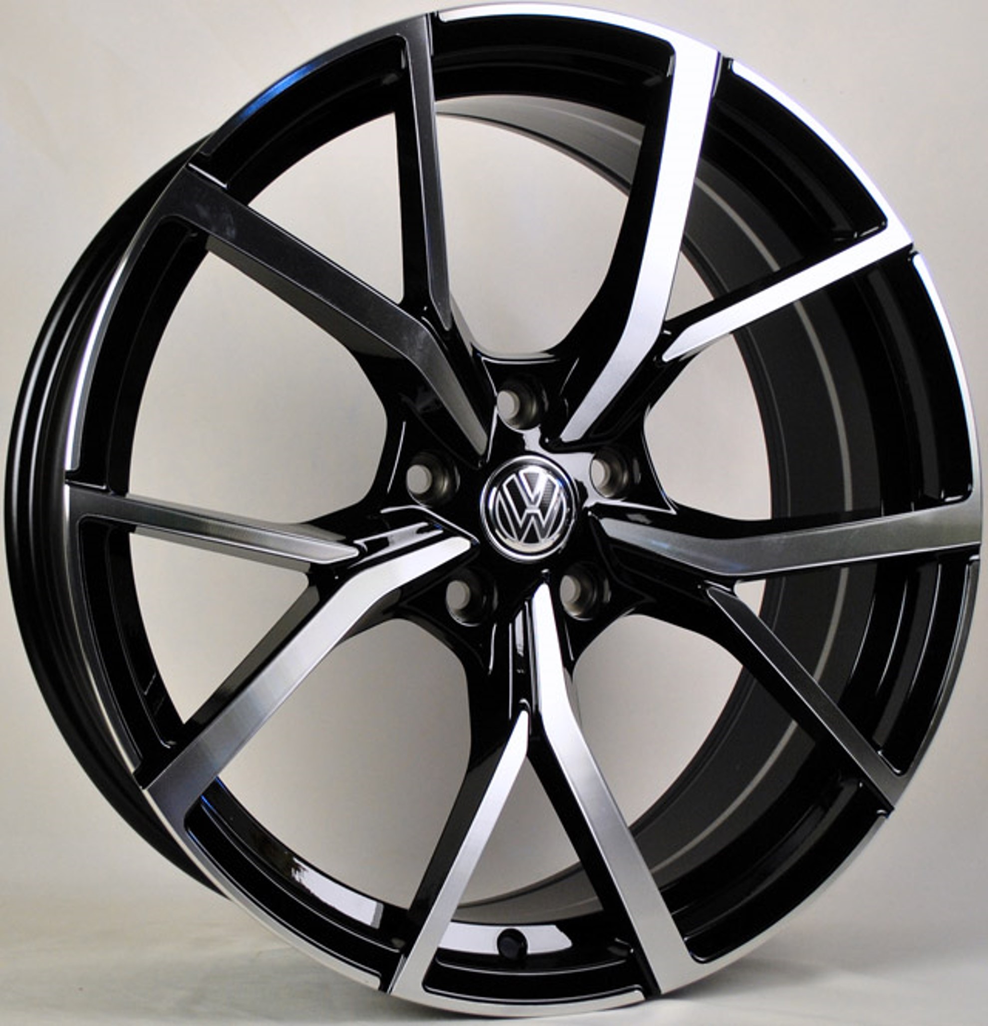 TS-5499 R17 7.0J ET40.0 5x100 d57
